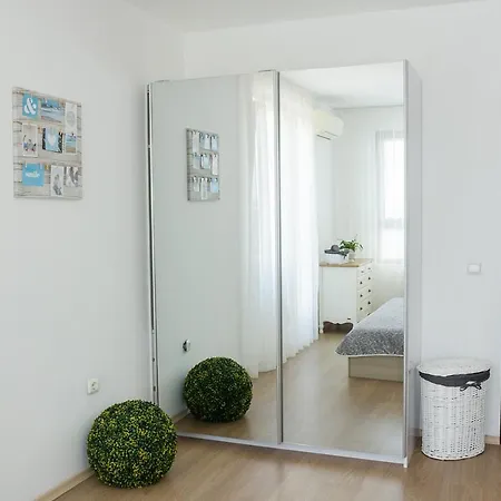 115 - Brand New 1-bd Apt. W/ Amazing Terrace شقة فارنا