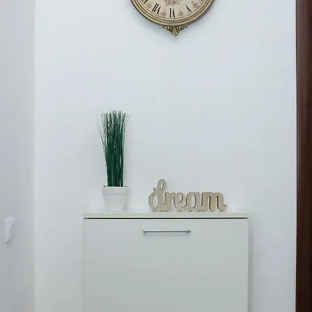 115 - Brand New 1-bd Apt. W/ Amazing Terrace شقة فارنا