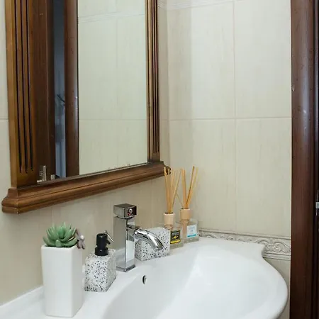 115 - Brand New 1-bd Apt. W/ Amazing Terrace شقة فارنا