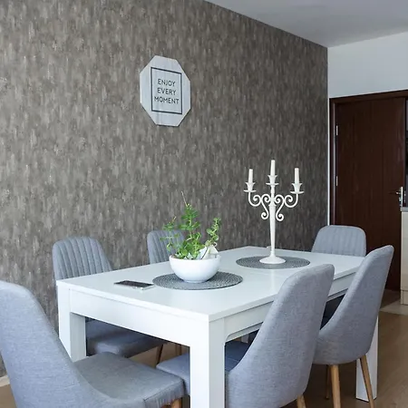 115 - Brand New 1-bd Apt. W/ Amazing Terrace Apartament