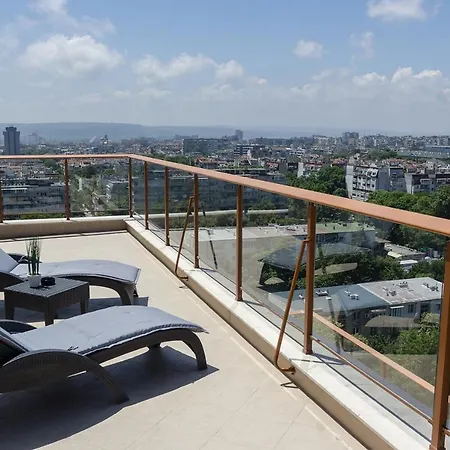 115 - Brand New 1-bd Apt. W/ Amazing Terrace Apartament Warna